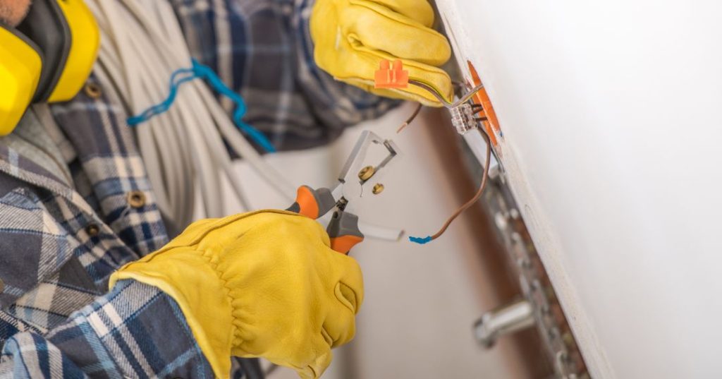 Consertos e manutenções elétricas em Brasília